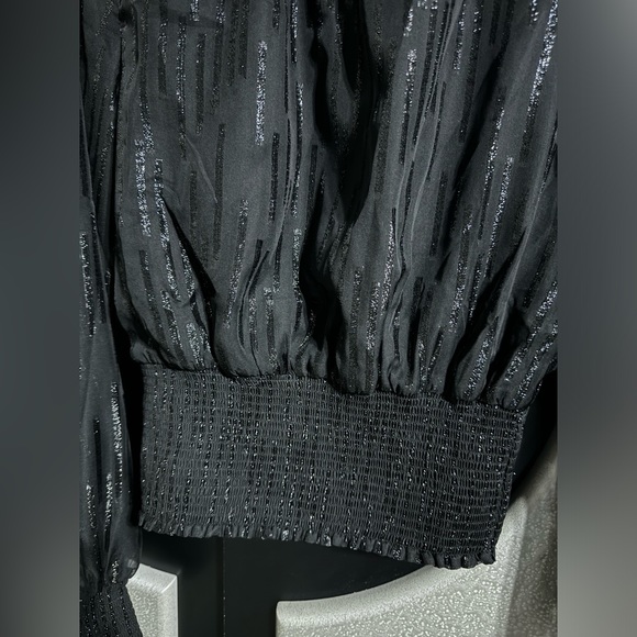 Elan Smocked waist Top size Small - Picture 5 of 9